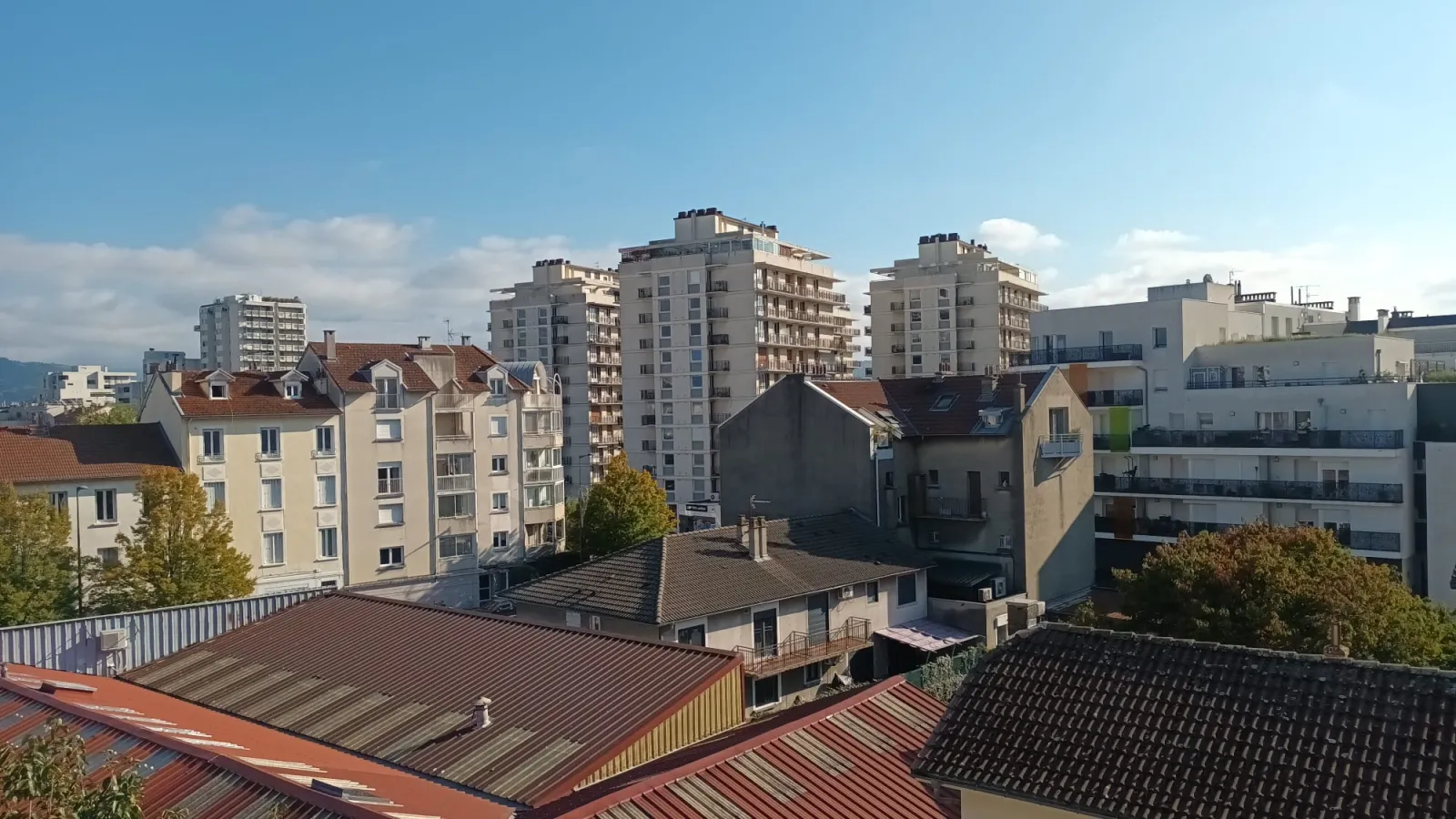 Location Grenoble Appartement 694d8f5726df