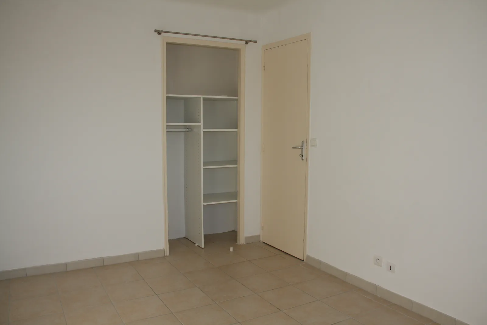 Location Nîmes Appartement 694ebf2f0b064