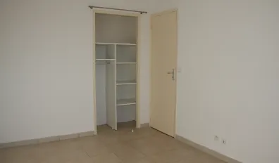 miniatureLocation Nîmes Appartement 694ebf2f0b062