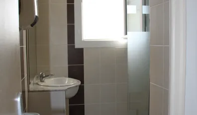 miniatureLocation Nîmes Appartement 694ebf2f0b062