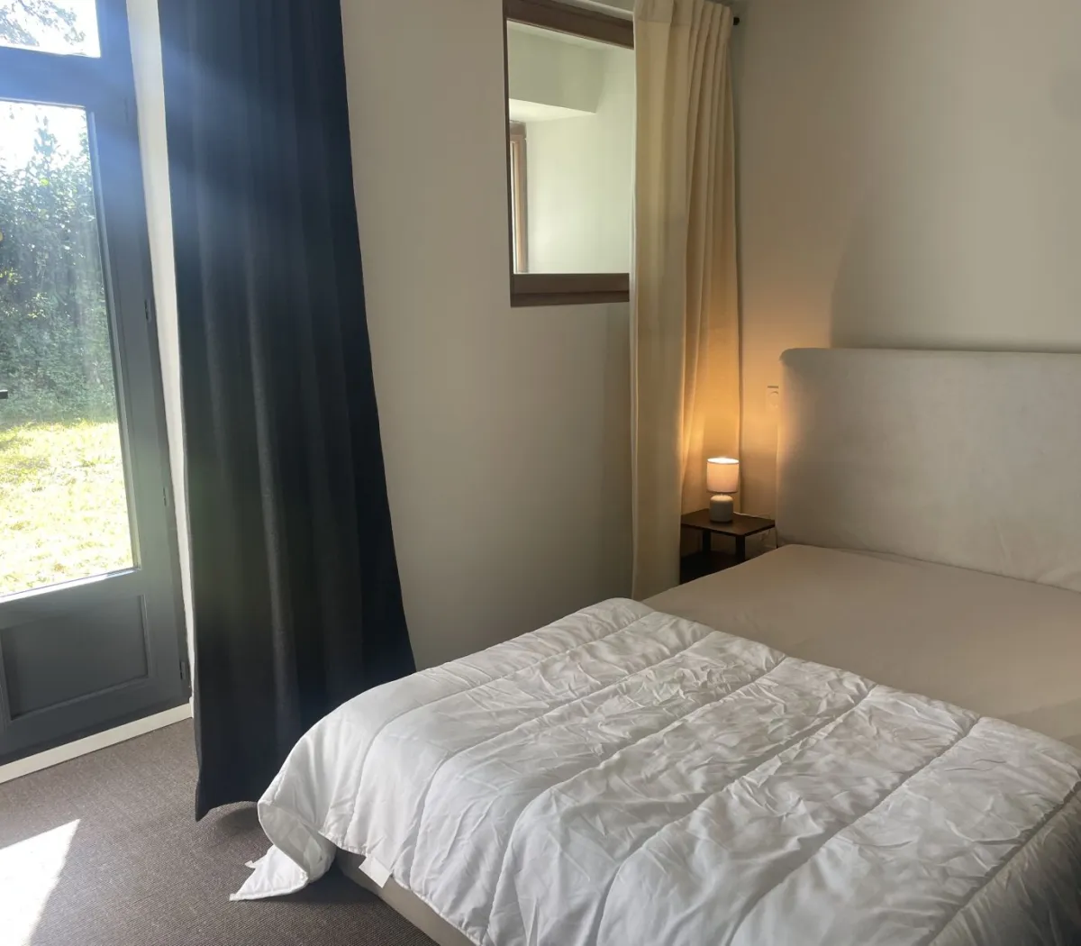 Location Bourg-des-Comptes Appartement 6950de1e054d