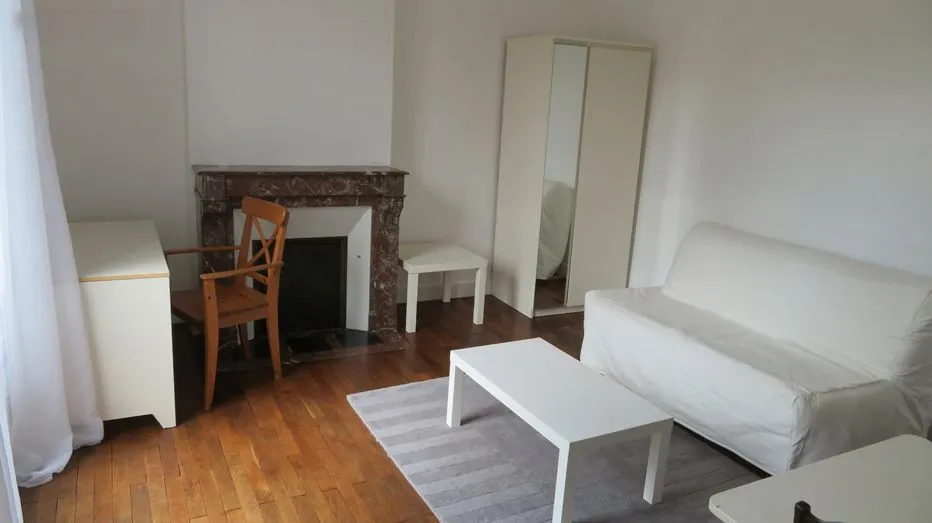 Location Angers Appartement 6953f8f3055a