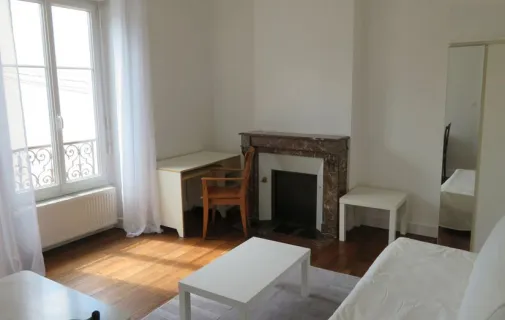 Location Angers Appartement 6953f8f3055a