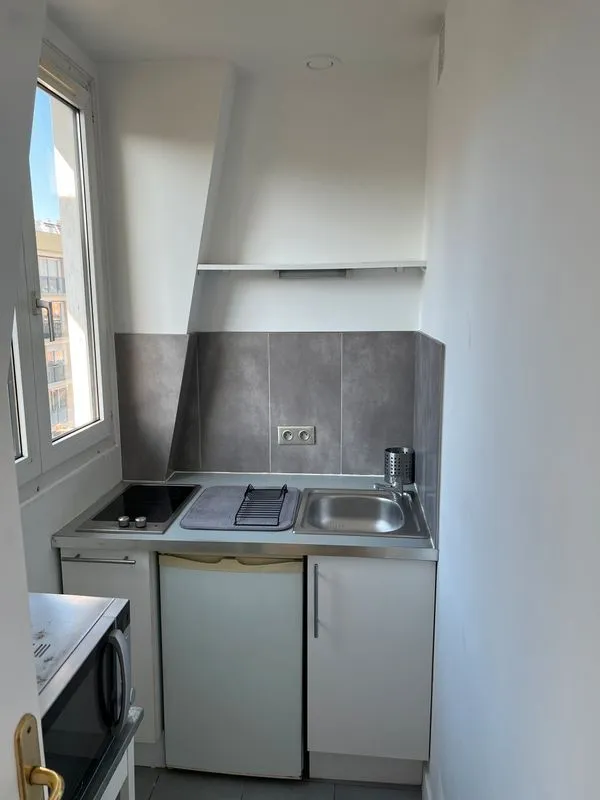 Location Courbevoie Appartement 695504f003792