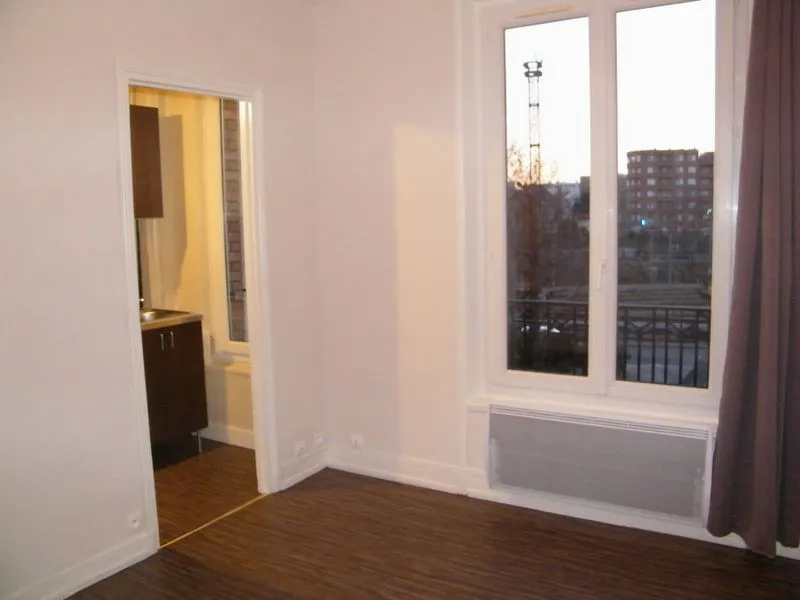 Location Asnières-sur-Seine Appartement 69550c9cc8ee2