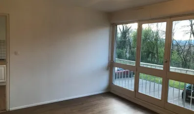 miniatureLocation Sainte-Foy-lès-Lyon Appartement 695957f1c5352