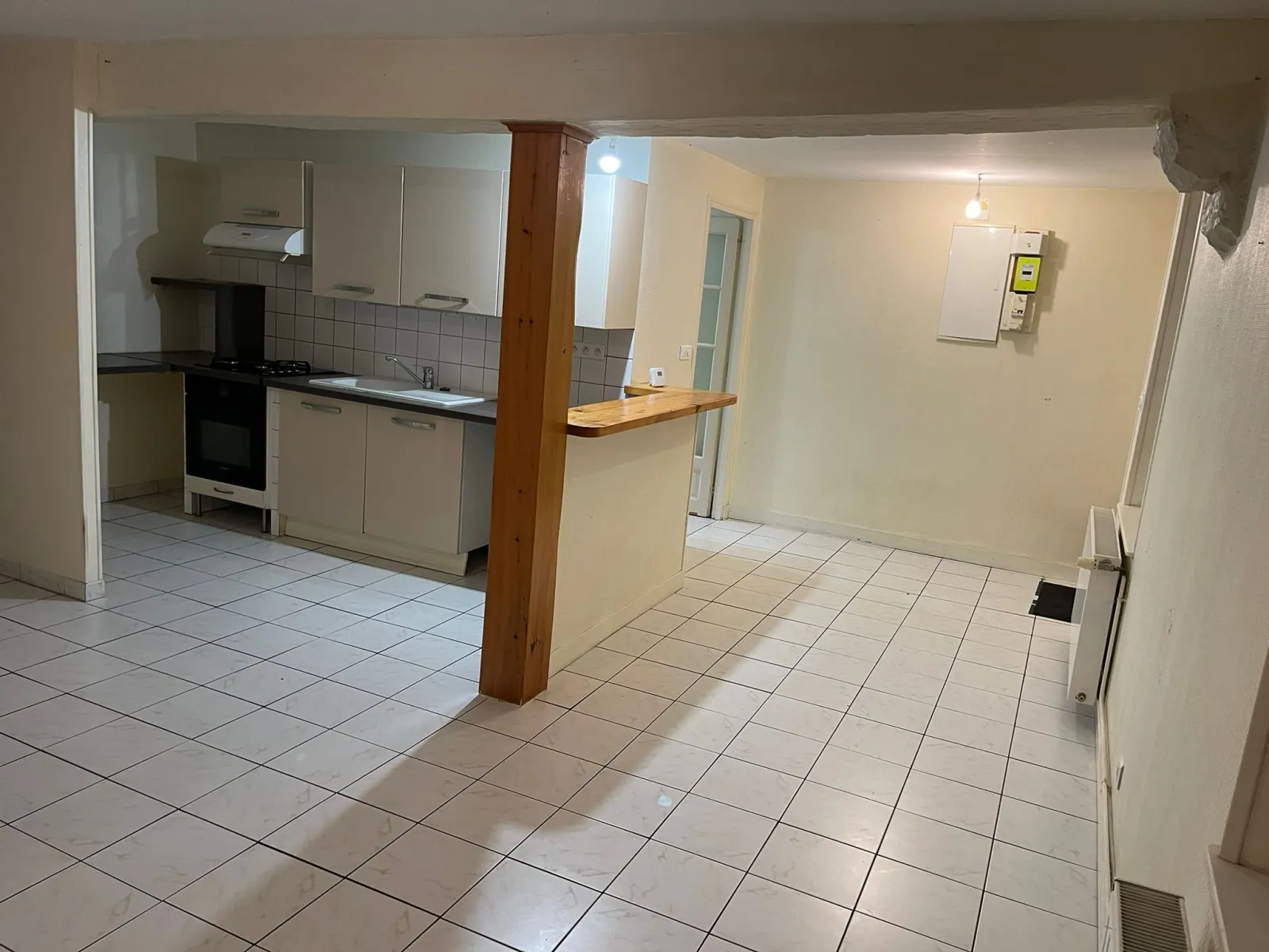 Location Villeneuve-sur-Yonne Maison 695d6c08a8671