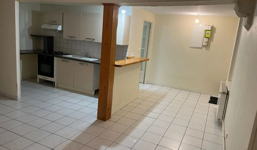 Location Villeneuve-sur-Yonne Maison 695d6c08a8671