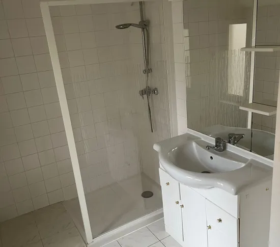 Location Villeneuve-sur-Yonne Maison 695d6c08a8672