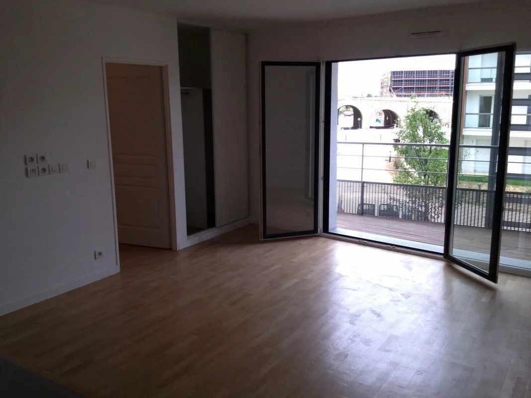 Location Issy-les-Moulineaux Appartement 695fa013f0982