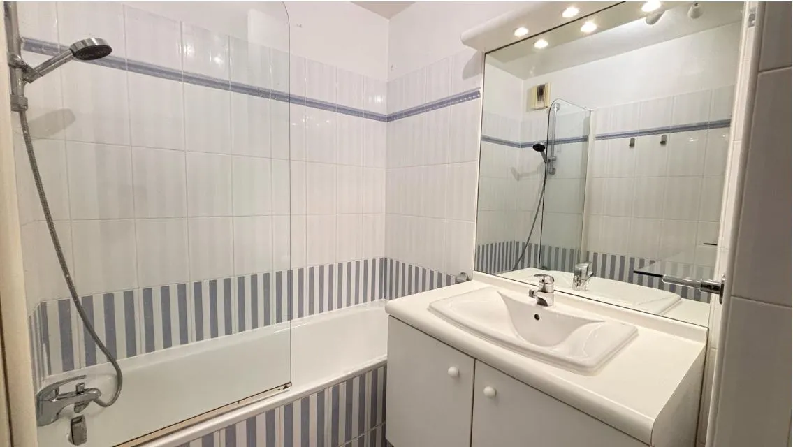 Location Levallois-Perret Appartement 69627f6a460d5