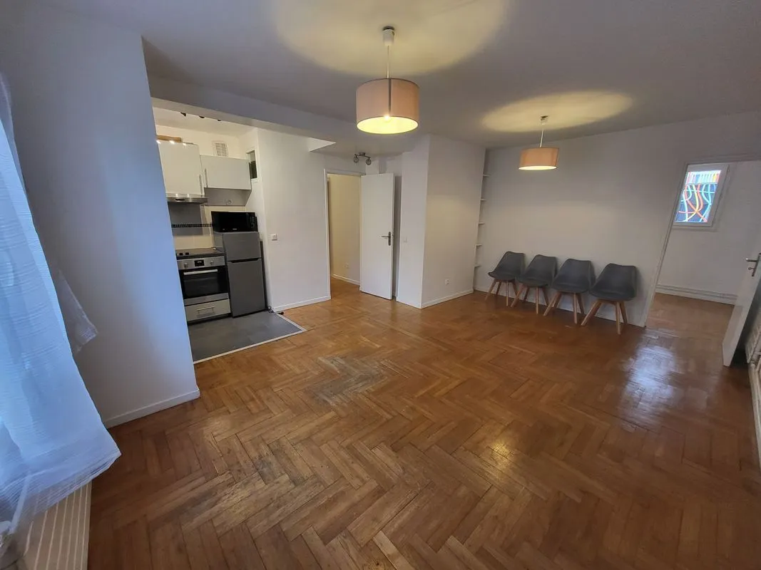 Location Paris Appartement 6962a2fd4064
