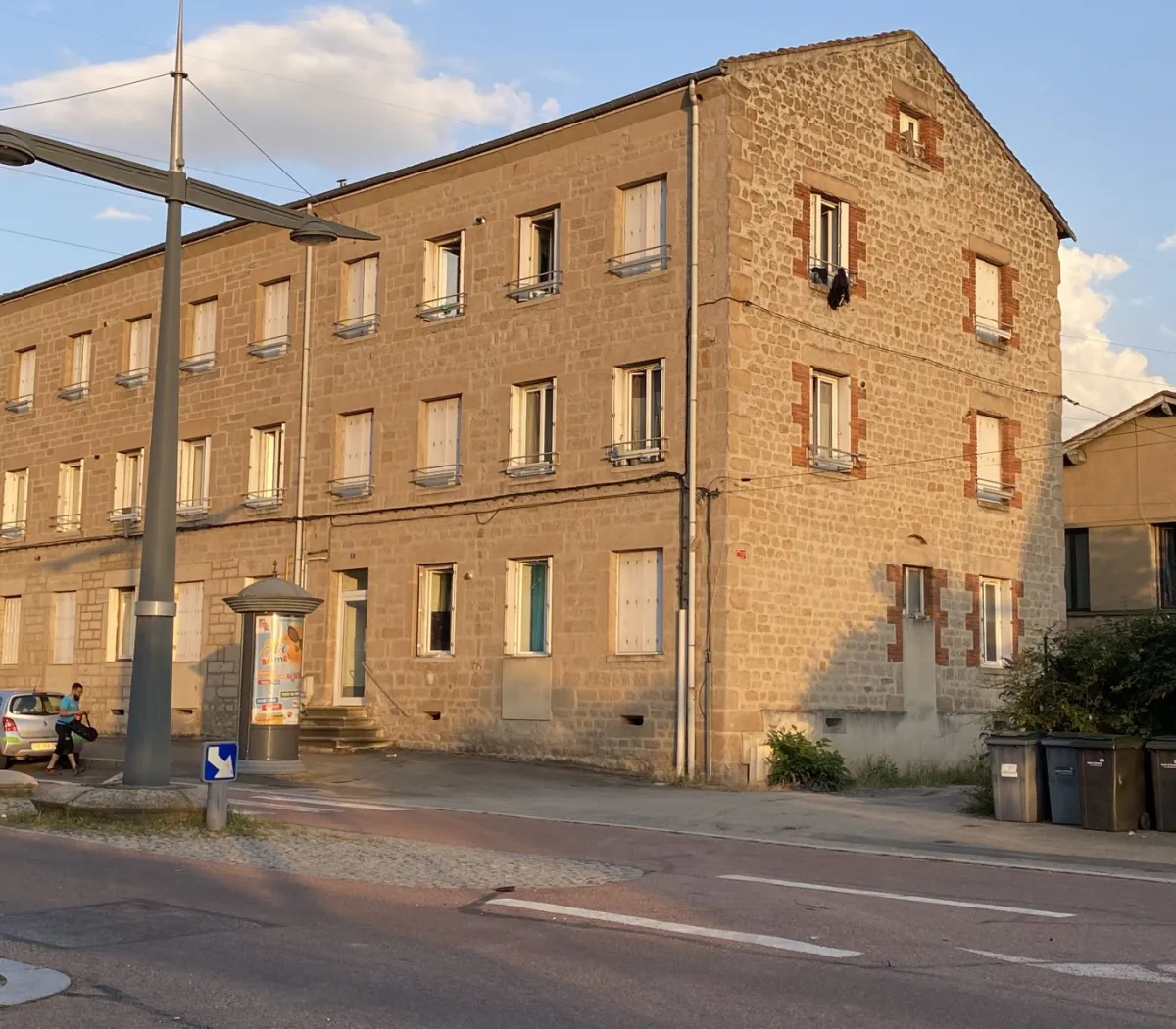 Location Le Chambon-Feugerolles Appartement 69639ec057c8