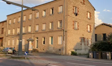 miniatureLocation Le Chambon-Feugerolles Appartement 69639ec057c82