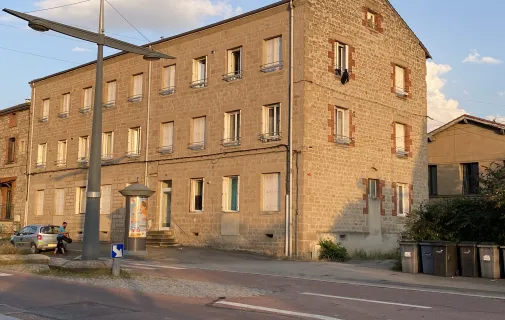 Location Le Chambon-Feugerolles Appartement 69639ec057c8