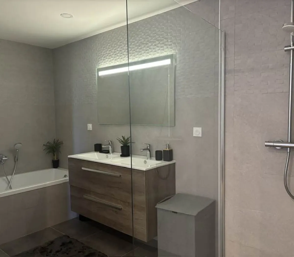 Location Viry Appartement 696614564613