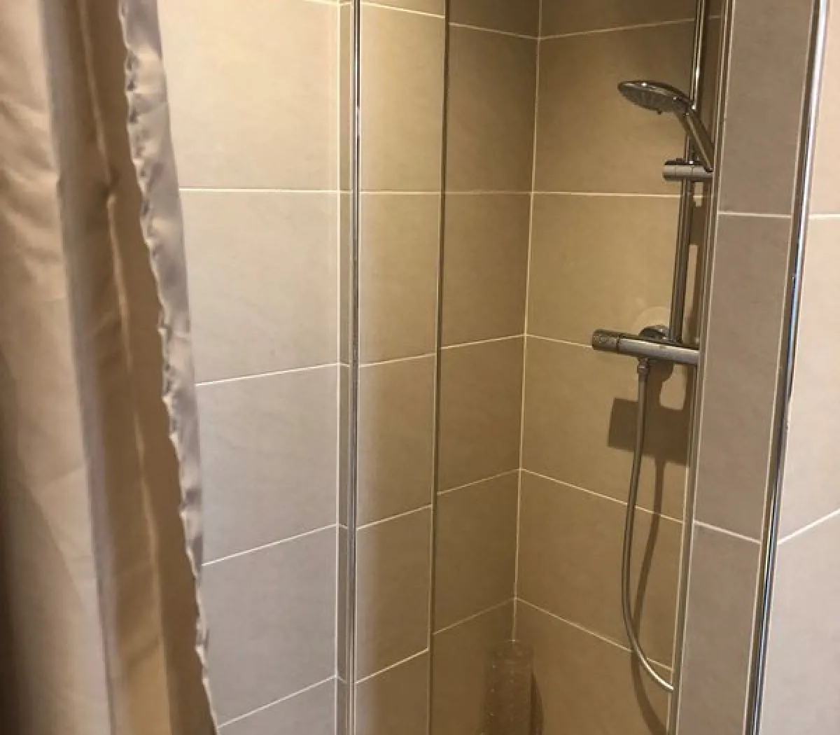 Location Neuilly-sur-Seine Appartement 6969eda66b3f