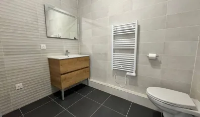 miniatureLocation Le Plessis-Robinson Appartement 696a15168bd72