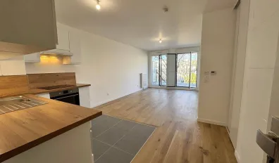 miniatureLocation Le Plessis-Robinson Appartement 696a15168bd72