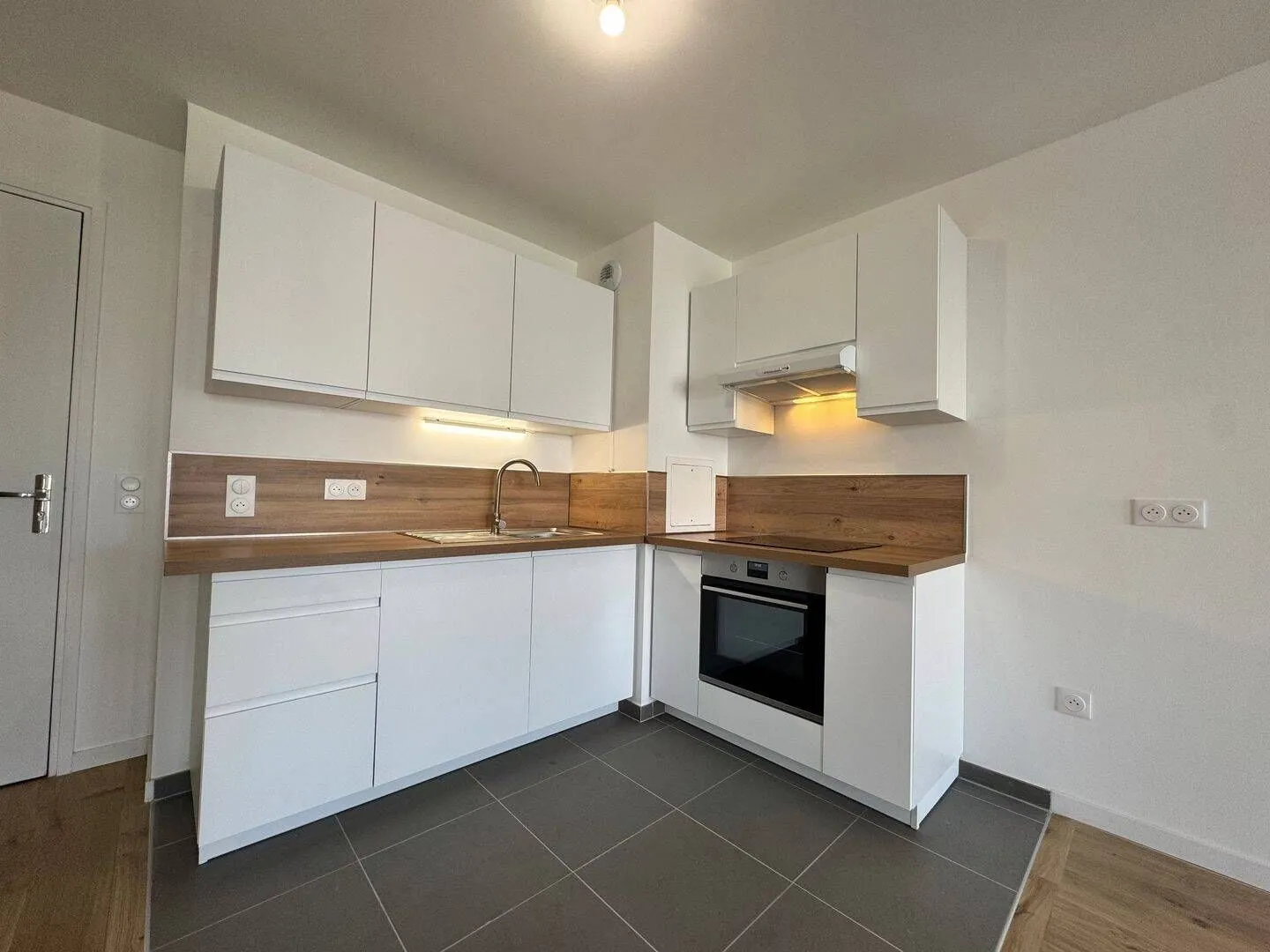 Location Le Plessis-Robinson Appartement 696a15168bd71