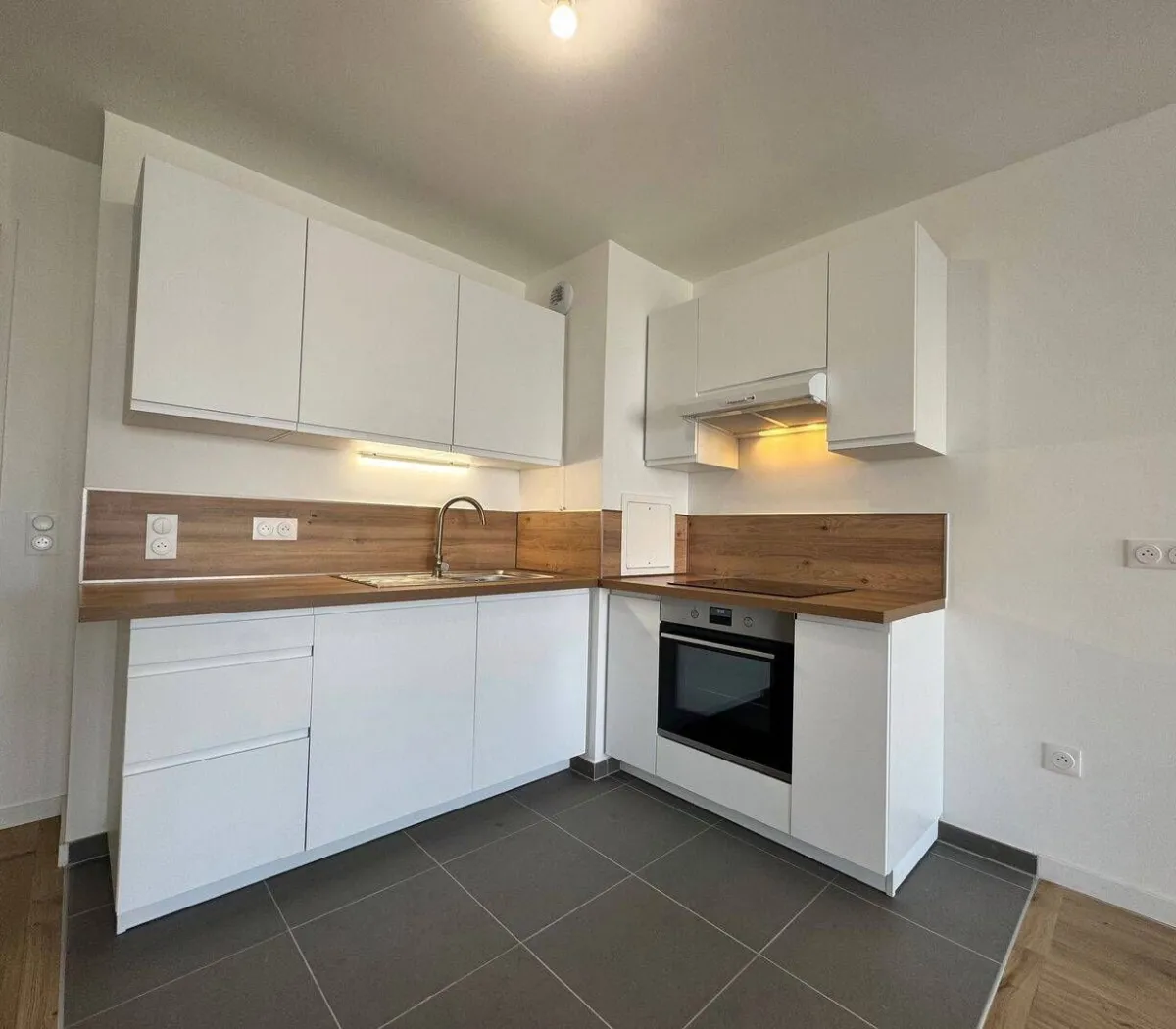 Location Le Plessis-Robinson Appartement 696a15168bd7