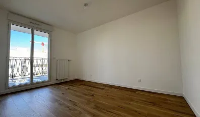 miniatureLocation Le Plessis-Robinson Appartement 696a15168bd72