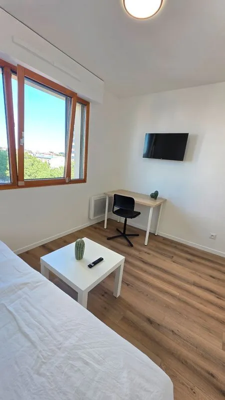 Location Clichy Appartement 696ba4e8cb71