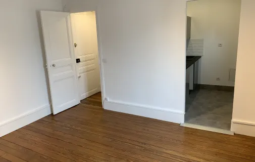 Location Asnières-sur-Seine Appartement 696d09c4711a