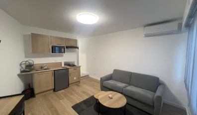 miniatureLocation Nice Appartement 696d12429fb22