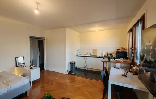 Location Bron Appartement 696df5e9db03