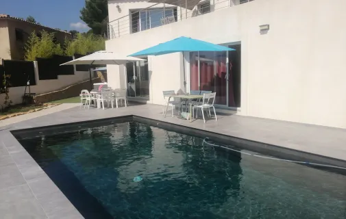 Location La Cadière-d'Azur Appartement 696f945e1f46