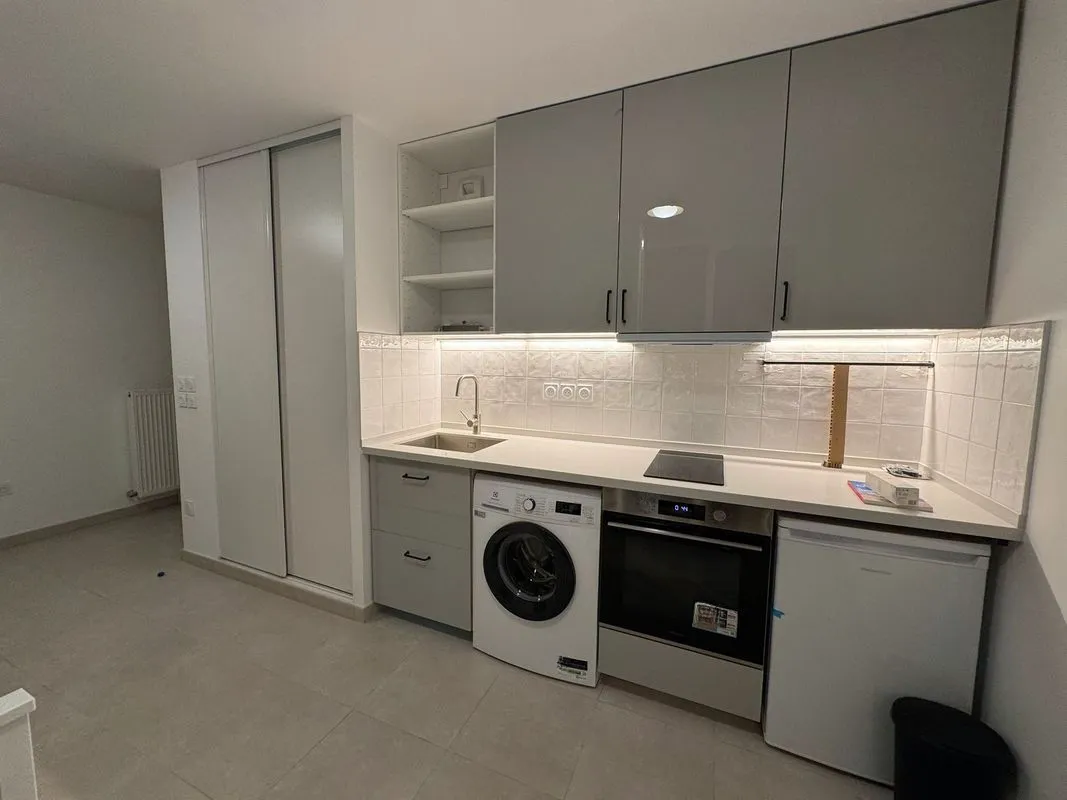 Location Asnières-sur-Seine Appartement 69729c7031681