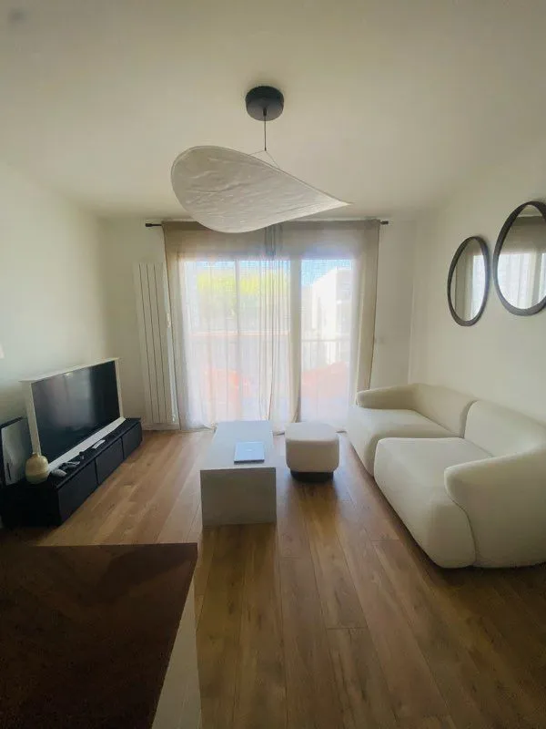 Location Bordeaux Appartement 69729d8a21d1