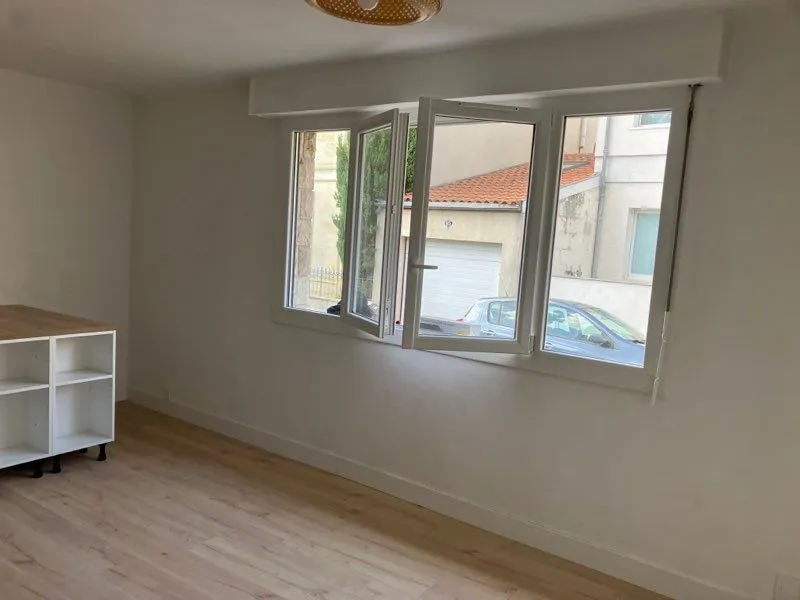 Location Bordeaux Appartement 6973f0540e3a