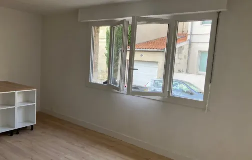 Location Bordeaux Appartement 6973f0540e3a