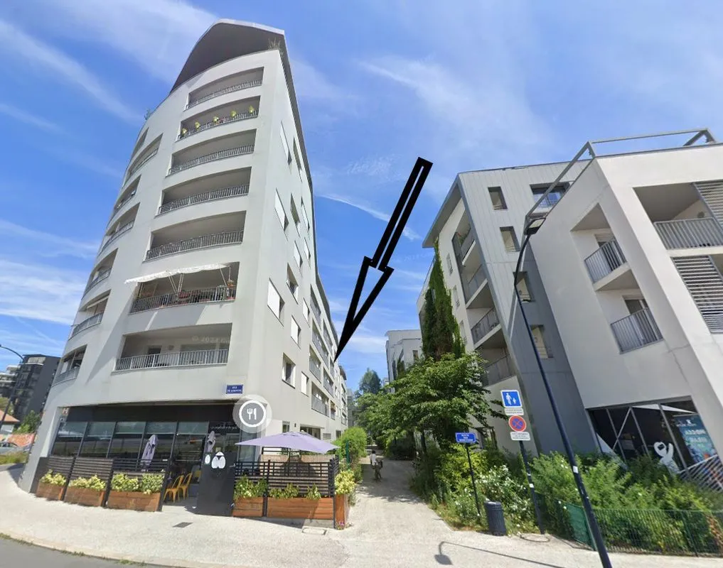 Location Bordeaux Appartement 6973f28e4a03