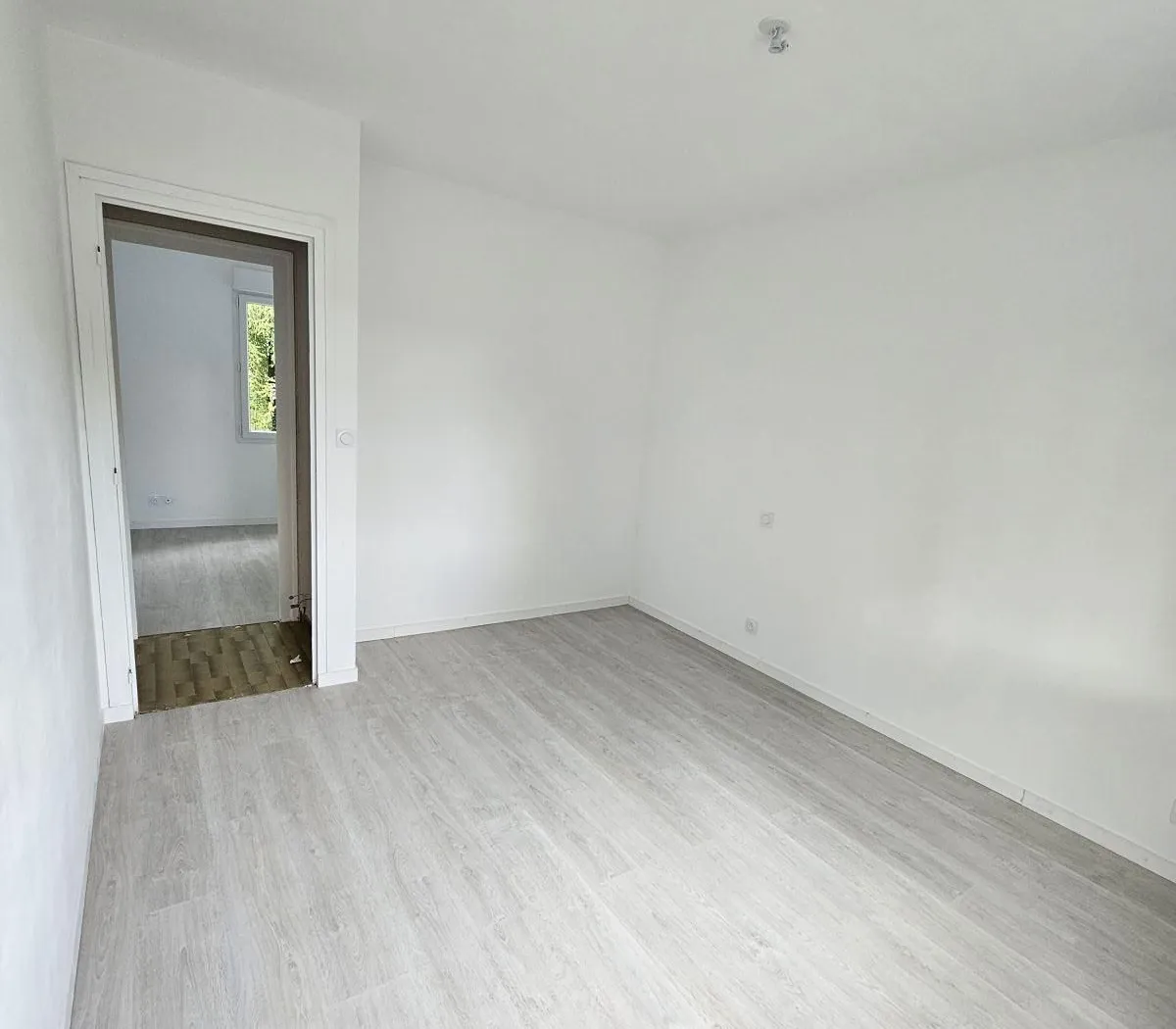 Location La Chapelle-Vendômoise Maison 69764adc9a33