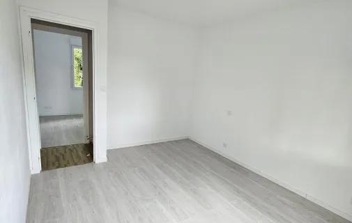 Location La Chapelle-Vendômoise Maison 69764adc9a33