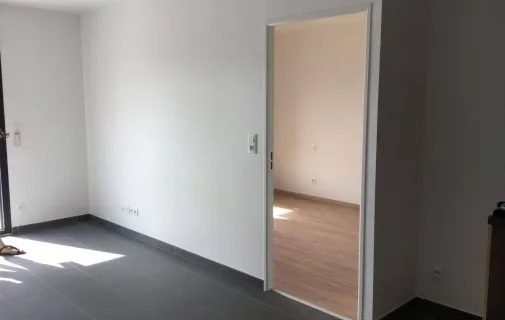 Location Tours Appartement 697747868792