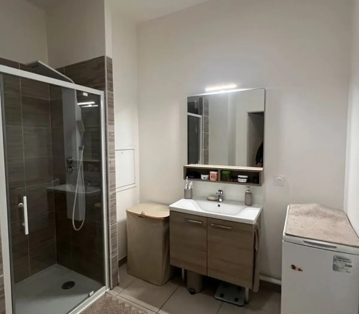 Location Asnières-sur-Seine Appartement 697752f61dcb