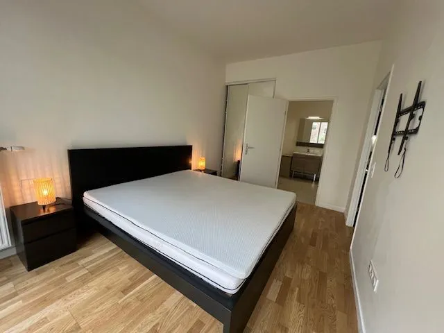 Location Asnières-sur-Seine Appartement 697752f61dcb