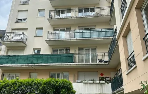 Location Courbevoie Appartement 697d93c02ffc