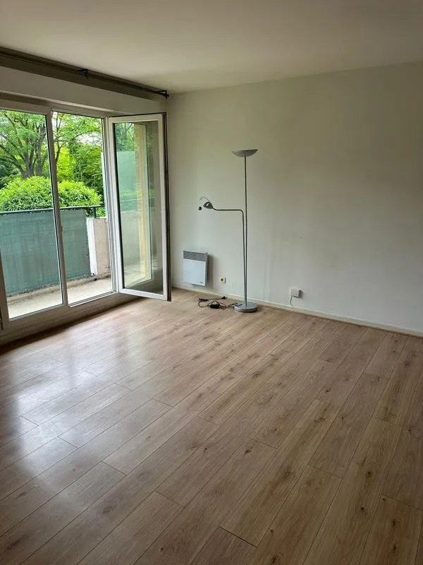 Location Courbevoie Appartement 697d93c02ffc