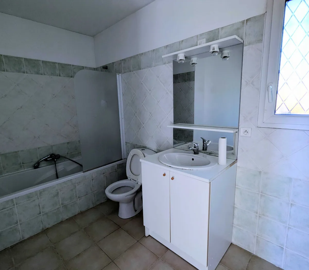 Location L'Isle-sur-la-Sorgue Maison 697e42acc9eb