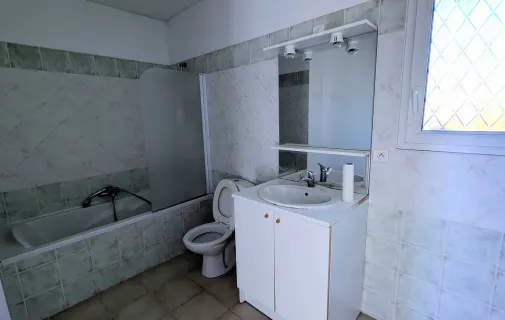 Location L'Isle-sur-la-Sorgue Maison 697e42acc9eb