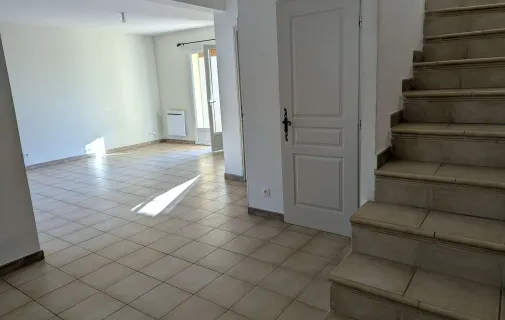 Location L'Isle-sur-la-Sorgue Maison 697e42acc9eb