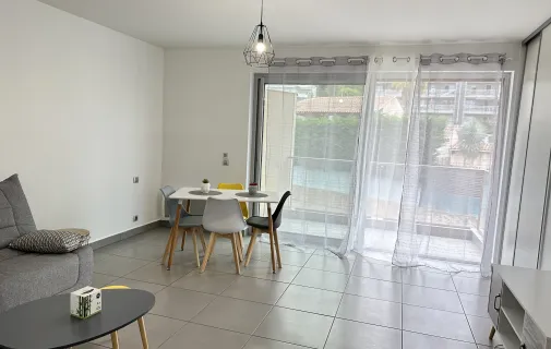 Location Nice Appartement 697f2454059b