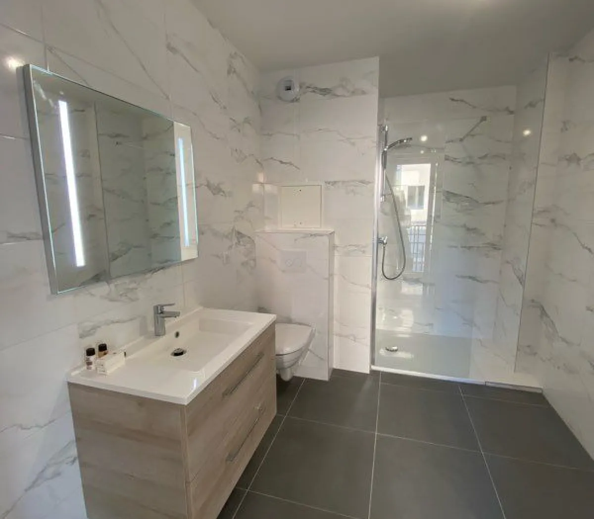 Location Suresnes Appartement 697f676a83a0