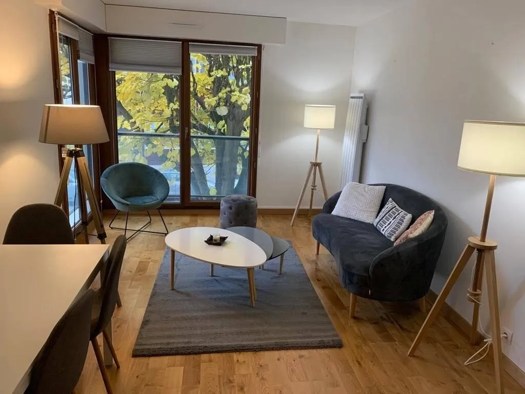 Location Courbevoie Appartement 6981b3cbef84