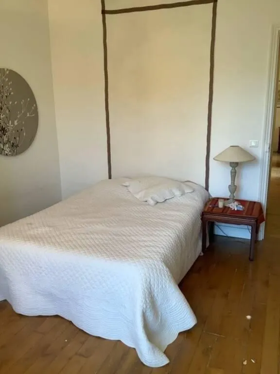 Location Paris Appartement 698f403708e4